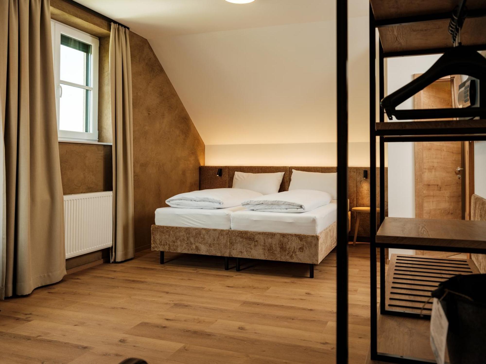 Hotel Neustifter Poysdorf Exterior photo