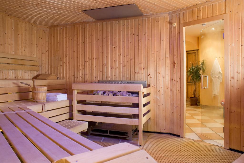 Hotel Neustifter Poysdorf Exterior photo